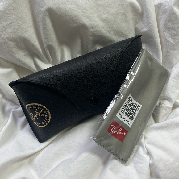 Large Sunglass Case - Picture 2 of 2